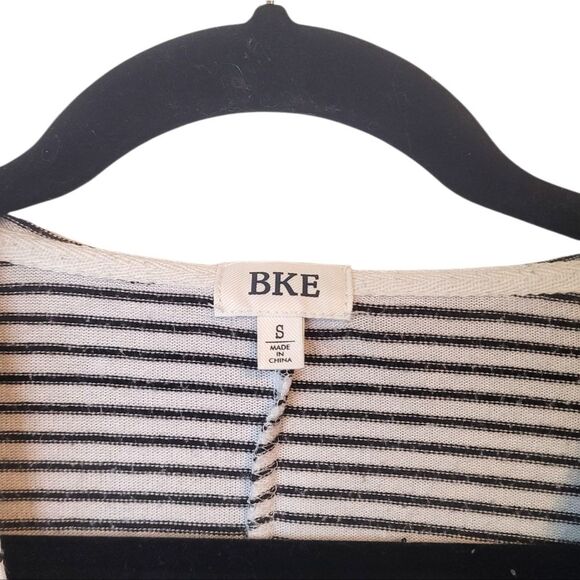 BKE Women's Black And White Stripe Over Sized Hoodie Blouse Size S - Picture 3 of 6